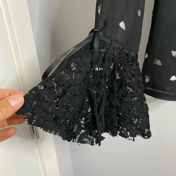 💚 Minkas - Black ruffle blouse with silver details - small - Picture 3 of 5